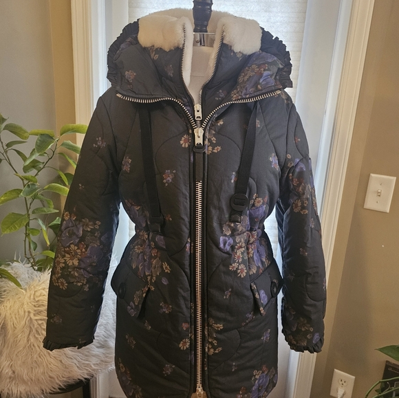 Coach Dark Floral Puffer Coat - Picture 16 of 16